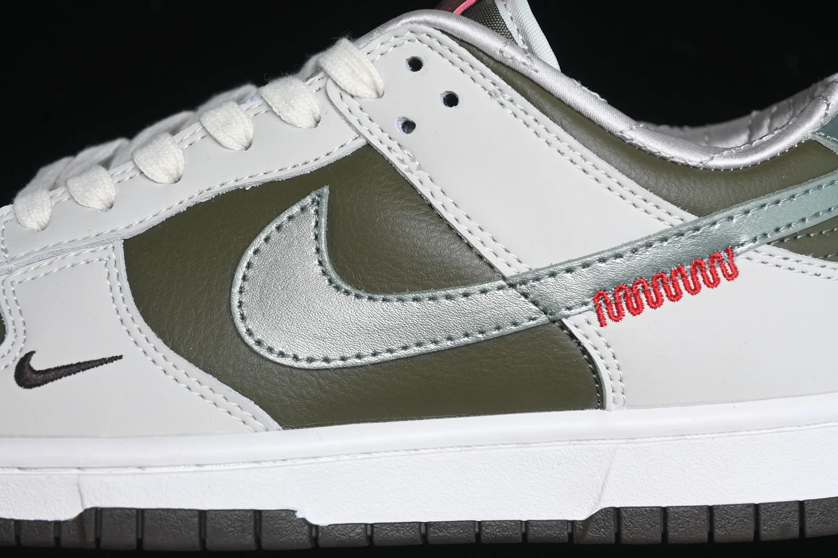 All Categories Nk SB Dunk Series Nk SB Dunk Low Low-top sneakers Nk Dunk Low "Year of the Snake" Year of the Snake Spring Festival limited low-top casual sneakers HV5980-231